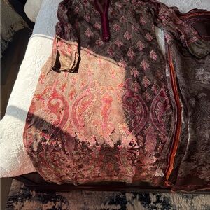 Elegant Paisley Dress with Pink Accents